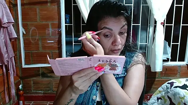 Snapshot of Milf_Fantassyy chatting on September 9, 3:39 am Milf Fantassyy online show from September 9, 3:39 am