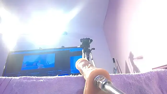 Missy Aprill online show from December 17, 12:44 pm