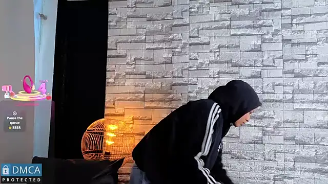 Kiara Zahiri   online show from November 29, 11:02 am