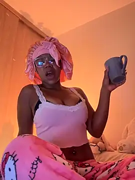 Snapshot of Sweet-Jade chatting on October 18, 9:21 am Sweet-Jade online show from October 18, 9:21 am