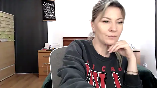 ParadiseAlina online show from February 19, 2:35 pm