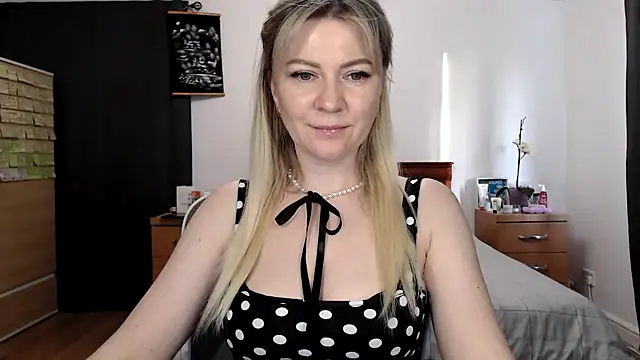 ParadiseAlina online show from April 23, 6:54 pm