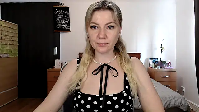 ParadiseAlina online show from April 24, 5:59 pm