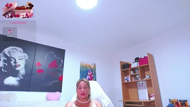 DelyaMonroe online show from June 14, 8:27 am