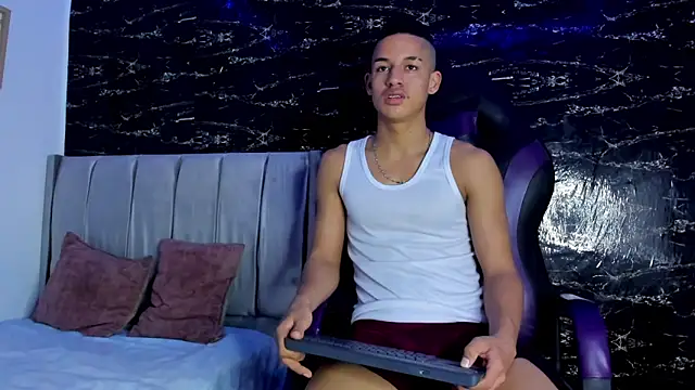 Snapshot of Jhos_Smith chatting on November 29, 4:04 am Jhos Smith online show from November 29, 4:04 am