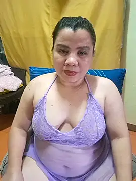 Snapshot of hotlyn45 chatting on October 17, 12:25 am hotlyn45 online show from October 17, 12:25 am