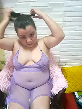 Snapshot of hotlyn45 chatting on November 29, 2:47 am hotlyn45 online show from November 29, 2:47 am