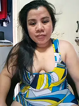 Snapshot of hotlyn45 chatting on December 5, 3:04 am hotlyn45 online show from December 5, 3:04 am