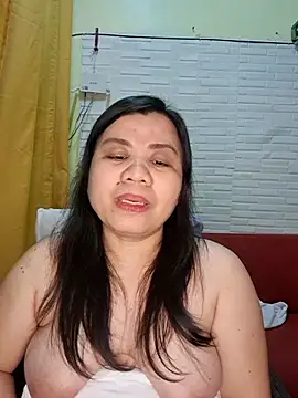 Snapshot of hotlyn45 chatting on February 7, 2:21 pm hotlyn45 online show from February 7, 2:21 pm