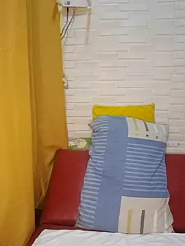 Snapshot of hotlyn45 chatting on February 18, 2:18 am hotlyn45 online show from February 18, 2:18 am