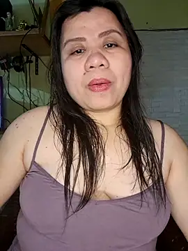 Snapshot of hotlyn45 chatting on March 2, 10:33 am hotlyn45 online show from March 2, 10:33 am