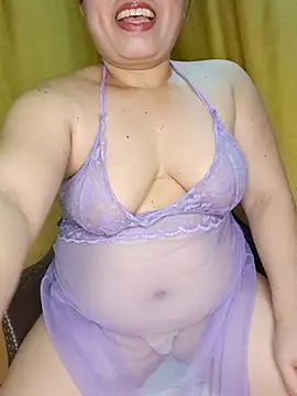 Snapshot of hotlyn45 chatting on March 7, 5:48 am hotlyn45 online show from March 7, 5:48 am