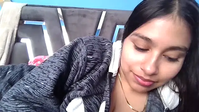 Snapshot of zairabreze chatting on September 19, 12:39 pm zairabreze online show from September 19, 12:39 pm