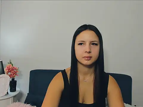 Snapshot of TaliaAdorable chatting on October 3, 6:21 am TaliaAdorable online show from October 3, 6:21 am