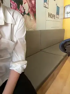 Snapshot of susu_baby chatting on November 14, 5:17 am susu baby online show from November 14, 5:17 am