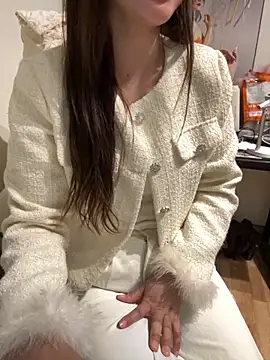 Snapshot of susu_baby chatting on December 2, 6:30 am susu baby online show from December 2, 6:30 am