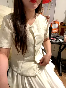 Snapshot of susu_baby chatting on December 3, 5:37 am susu baby online show from December 3, 5:37 am