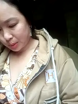 Snapshot of suki-lady chatting on November 7, 2:11 am suki-lady online show from November 7, 2:11 am