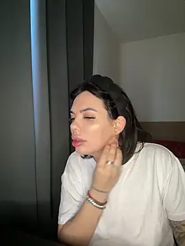 -RAHELA- online show from November 19, 9:20 am