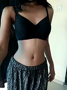 Daizy Shah online show from March 7, 9:50 am