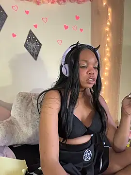 Snapshot of LunaNova999 chatting on November 24, 7:35 pm LunaNova999 online show from November 24, 7:35 pm