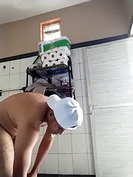 Snapshot of BandidoMal-972409 chatting on December 20, 7:10 pm BandidoMal-972409 online show from December 20, 7:10 pm