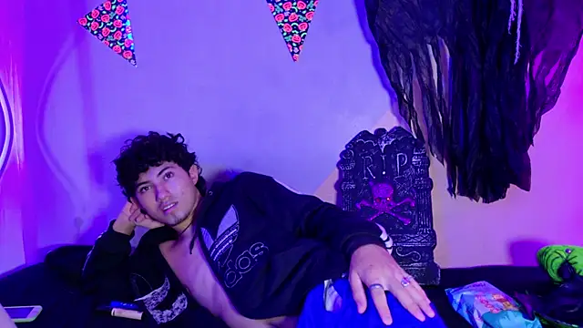 Laura and Kevin online show from October 10, 2:49 pm