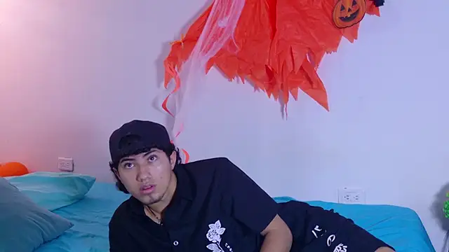 Laura and Kevin online show from October 14, 1:23 pm