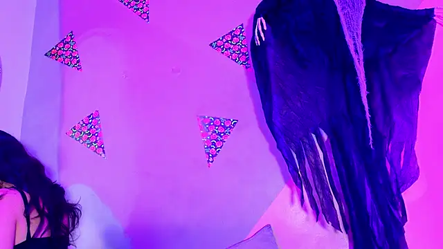 Laura and Kevin online show from October 27, 1:37 pm