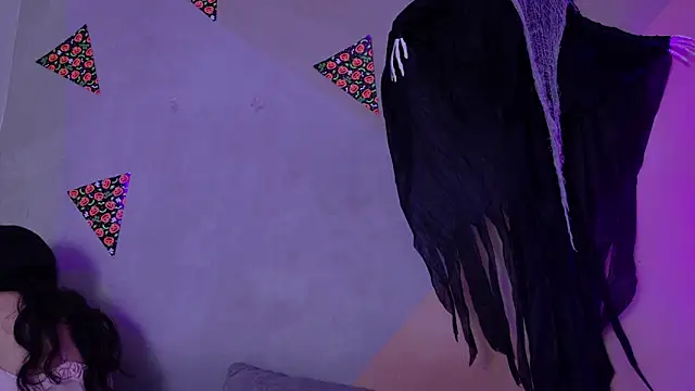 Laura and Kevin online show from November 7, 1:33 pm