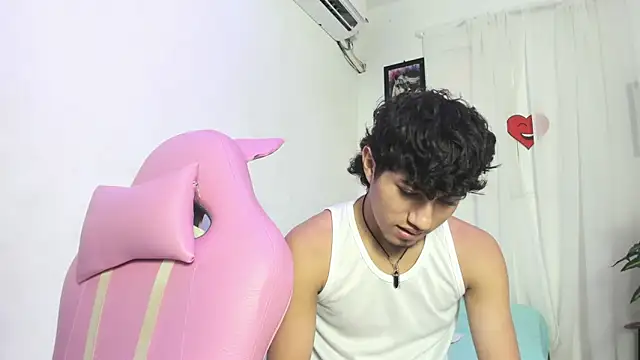 Laura and Kevin online show from February 12, 8:26 pm