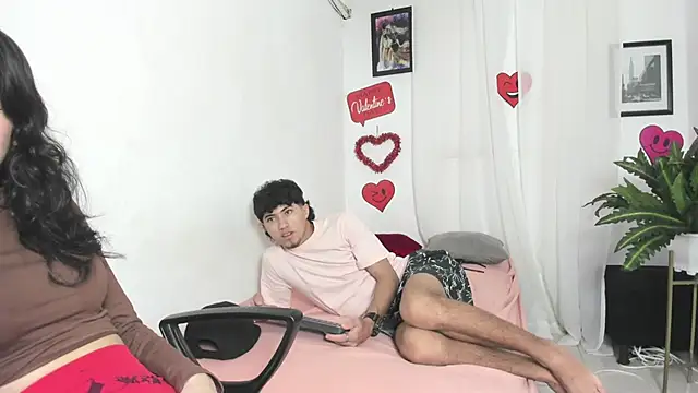 Laura and Kevin online show from February 18, 9:00 pm