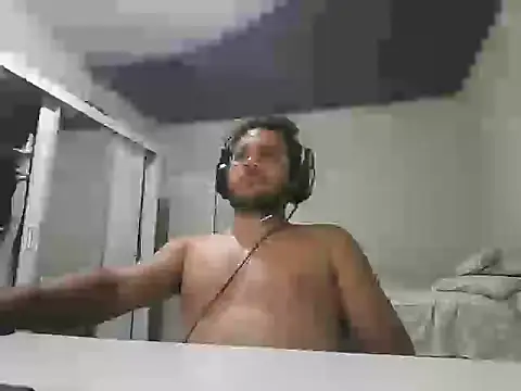 Snapshot of Miguelion2308 chatting on February 10, 1:32 am Miguelion2308 online show from February 10, 1:32 am