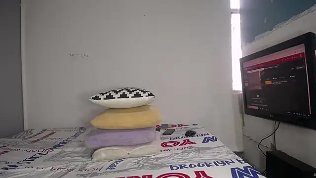 katalellanaugthy online show from March 12, 9:54 pm