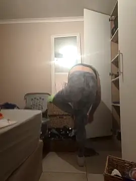 Snapshot of macmaddy8989 chatting on February 13, 10:28 pm macmaddy8989 online show from February 13, 10:28 pm