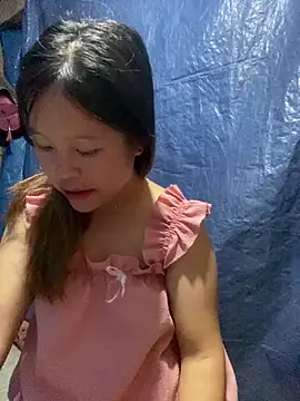 O o UwU o O online show from October 1, 6:41 am