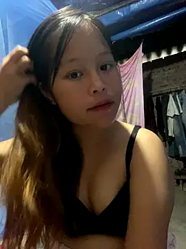 O o UwU o O online show from October 12, 9:52 am