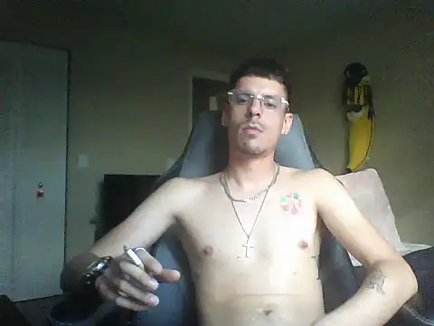 Snapshot of latinosatiro94 chatting on September 30, 11:21 pm latinosatiro94 online show from September 30, 11:21 pm