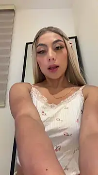 Snapshot of Tessa__Winslow chatting on March 26, 5:24 am Tessa Winslow online show from March 26, 5:24 am