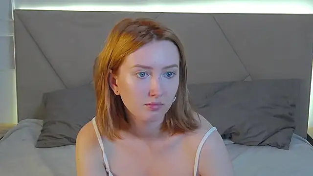 Snapshot of MarianeSun chatting on July 2, 4:07 am MarianeSun online show from July 2, 4:07 am