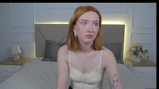 Snapshot of MarianeSun chatting on July 3, 4:08 am MarianeSun online show from July 3, 4:08 am