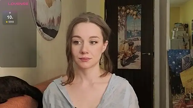 Snapshot of SkyHelen chatting on April 2, 7:28 am SkyHelen online show from April 2, 7:28 am