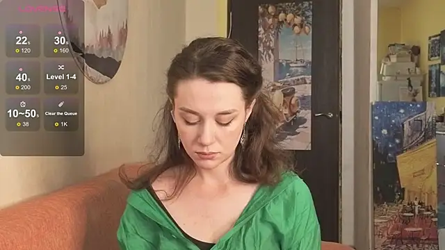 Snapshot of SkyHelen chatting on April 3, 5:49 am SkyHelen online show from April 3, 5:49 am