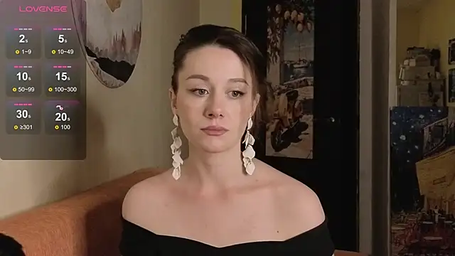 Snapshot of SkyHelen chatting on April 5, 3:42 pm SkyHelen online show from April 5, 3:42 pm