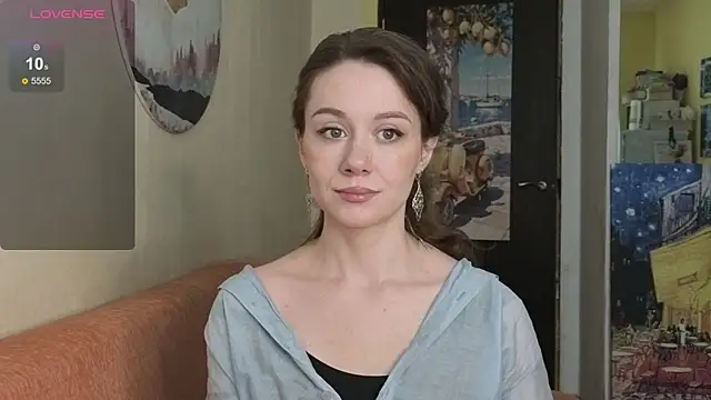 Snapshot of SkyHelen chatting on April 8, 7:19 am SkyHelen online show from April 8, 7:19 am