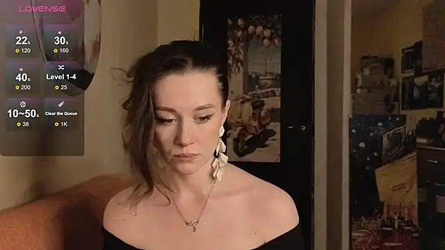 Snapshot of SkyHelen chatting on April 11, 4:00 pm SkyHelen online show from April 11, 4:00 pm