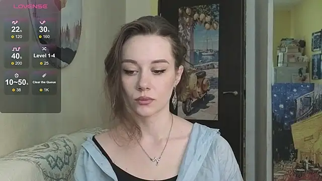 Snapshot of SkyHelen chatting on April 14, 6:08 am SkyHelen online show from April 14, 6:08 am