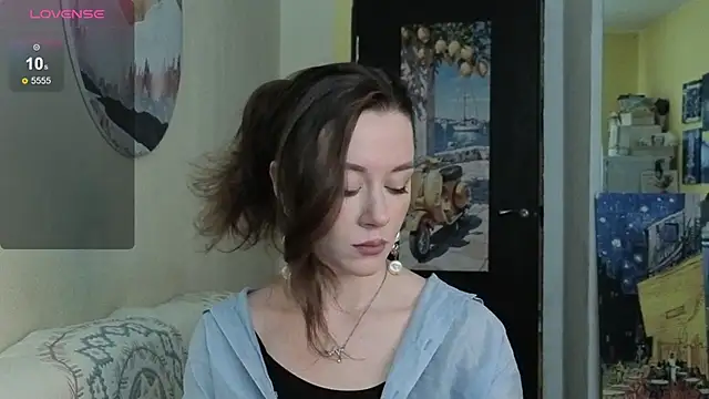 Snapshot of SkyHelen chatting on April 17, 7:22 am SkyHelen online show from April 17, 7:22 am
