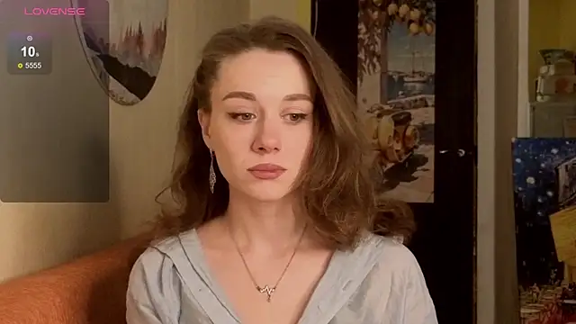 Snapshot of SkyHelen chatting on April 28, 8:41 am SkyHelen online show from April 28, 8:41 am