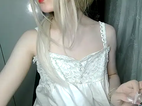 Annabelle-e online show from April 28, 7:41 pm